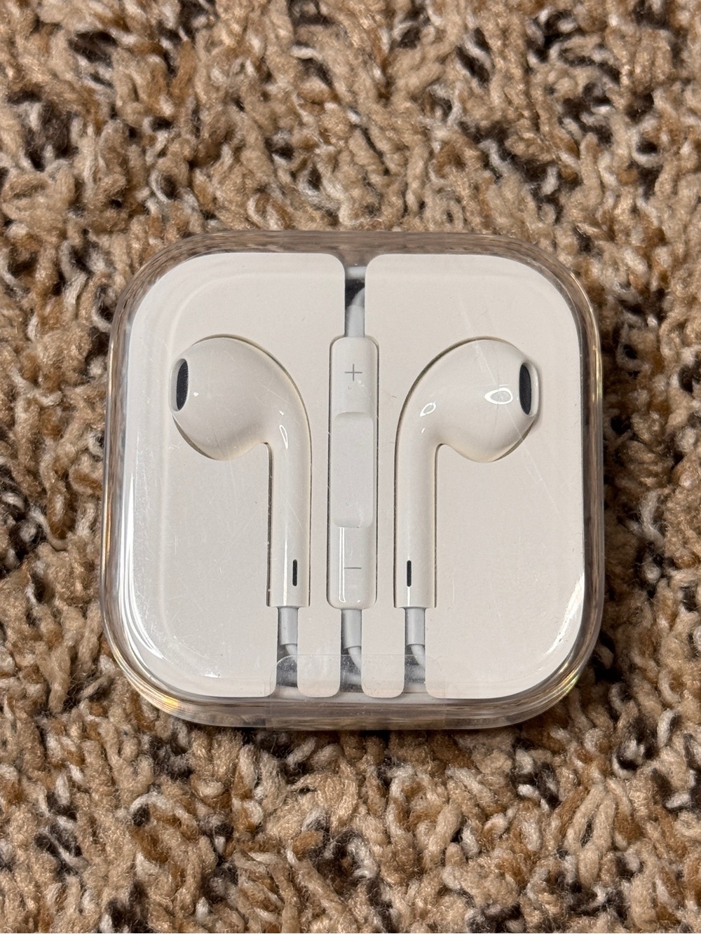 NEW Apple Headphones EarPods 3.5mm Plug Microphone